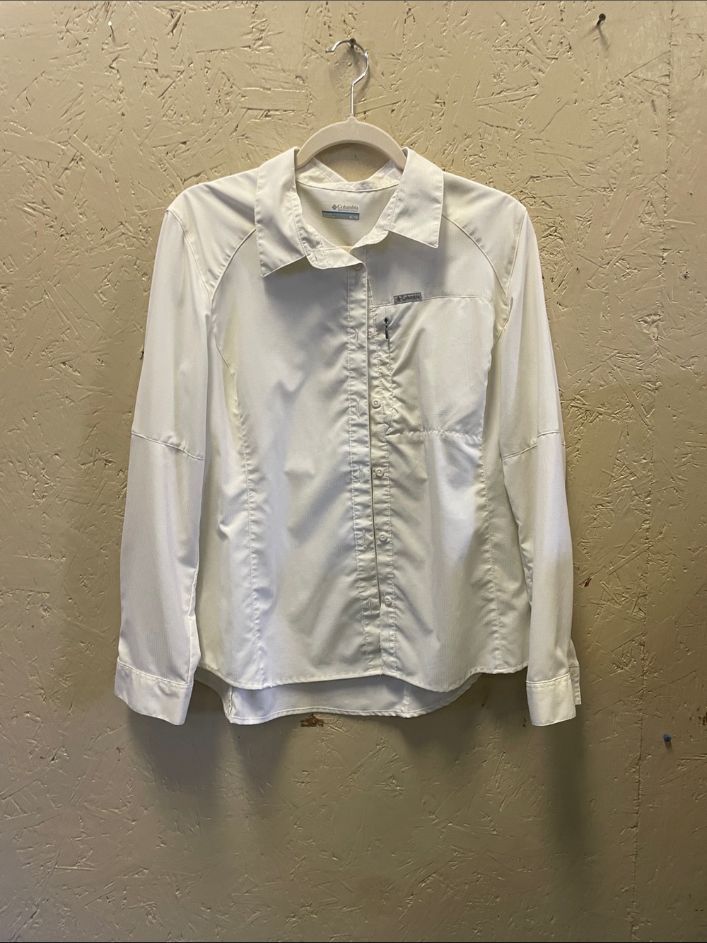 Columbia Men's White Long-Sleeve Button-Up Shirt